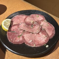 ホルモン焼肉 富や 栄店 - 