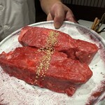 ヒレ焼肉専門店 弥栄 - 