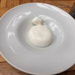 蔵 六三三〇 - ブッラータチーズ