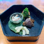 日々の料理 - ⚪︎前菜
      白ゴーヤと青しそは酸っぱさと苦さがあります。
      茄子と自家製味噌は甘い味噌のコク。
      ツルムラサキとイチジクの胡麻和えは胡麻とイチジクの甘さが良い。
      豚肉はさっと出汁とレモングラスで炊いたもの。