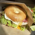 MORNING DOORS - ベーコン目玉焼きベーグル  