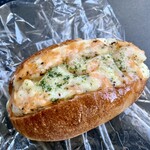 ガーリック風 海老のポテトサンド アメリケーヌソース ¥270