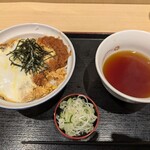 いろり庵きらく 下総中山店 - カツ丼、スープ付き