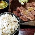 ムッシュー・オダ - ガーリックライス大盛り。