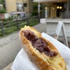 高尾 さんかく堂 - 生地がすんごいもちもち！
クリーミーな小倉あんとバッチリ合います♪
全体を覆う粉砂糖が口の周りにくっつくという
オプション付き。