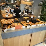 Full Full パンとワイン - 明太フランスのほかにもいろいろ。