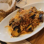 ボッチーノ - 美味しい茄子と牛すじ♡そして,何とも言えない茹で加減の最高な美味しいパスタにミートソースが堪りません(人*´∀｀)