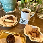 カフェ トコシエ - バーチディダーマ、カボチャのカヌレ、ガトー・ブルトン、秋のブレンド【ピジョン2025】