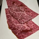 323910607 - 