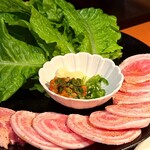 炭火焼肉炙や - 