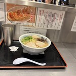 323911701 - 期間限定！とみ田の釜炊き豚骨ラーメン（大＋半熟味玉）