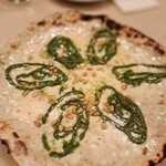 ピッツェリア・ロマーナ・イル・ペンティート - ジェノベーゼ～キタアカリ、ロースト松の実、ジェノベーゼソース
      