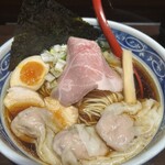 寿製麺 よしかわ 西台駅前店 - 煮干し黒醤油ワンタン麺