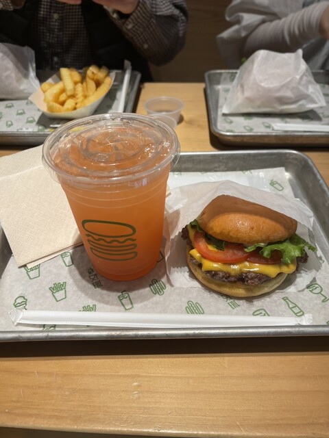 by AKMT66 : シェイクシャック 京都四条烏丸 (Shake Shack)- 烏丸