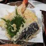 瀧乃家 - ・「二色そば 天ぷら付き(¥1500)」の天ぷらアップ。