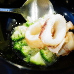 わさ - 白イカの揚げ物、ブロッコリーの油炒め添え