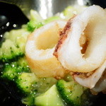 わさ - 白イカの揚げ物、ブロッコリーの油炒め添え