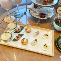 ザ タヴァン グリル＆ラウンジ - 