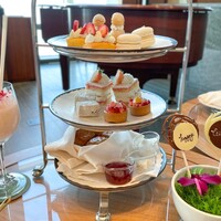 ザ タヴァン グリル＆ラウンジ - 