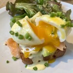 ル・パン・コティディアン 芝公園店 - エッグベネディクト