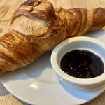 ル・パン・コティディアン 芝公園店 - クロワッサン