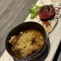 鉄板焼katakago - 前菜盛り合わせ
                    和牛筋のトマト煮込み