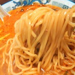 味鮮亭 - 台湾ラーメンの麺・・・中細ストレートで、使い分けられてるね！