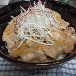 キャンドルガーデン ユイ - 幻の豚を使ったB級グルメ・豚味噌丼