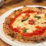 ピッツェリア デ ナプレ - マルゲリータ 2,090円