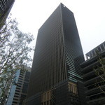 ハインツ・ベック - お店と同日２０１４年１１月７日オープンの日本生命丸の内ガーデンタワー