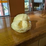 高橋まんじゅう屋 - 蒸しパン 160円