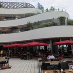 RIO GRANDE GRILL - 雨天でないときは、外にもお席が用意されます。お店はベイクォーターにあるので、アクセスも楽々♪