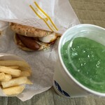 モスバーガー - 月見フォカッチャ、ポテト、メロンソーダー