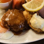 アラスカ - ミンチカツ、白身魚のフライ