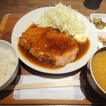 生姜焼き専門店 いかがで生姜? - 厚切り豚のしょうが焼き定食大ご飯少な目