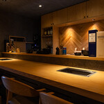 YAKINIKU TORA - 内観 カウンター