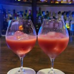 ザ・バー・カサブランカ - ザクロとシャンパンのカクテル♡ザクロの実も入ってます♡