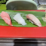 又こい家 - 大トロ、紋甲イカ、縞鯵