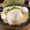 横浜家系ラーメン 一刀家 - 『ラーメン(醤油)』味玉トッピング