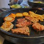 レストラン 牛石 - 近江牛（ヒレ）焼いてるとこ(^^)