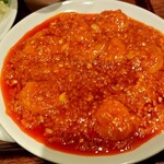 chinois 火華 - 海老のチリソース煮が凄く美味しかった、ぷりぷりの海老に辛さの中に甘みとコクを秘めたチリソースが食欲をそそります。