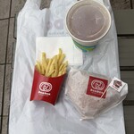 ドムドムハンバーガー - バーガー+ポテト＆ドリンクセット