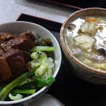 台湾料理　億龍 - 酸辣湯麺+小魯肉飯 ￥９５０