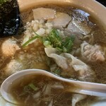 ラーメン・豚足 太吉 - 淡麗鶏つみれ醤油ワンタン麺 1230円