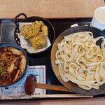 お多福 - 料理写真:きのこの肉汁うどん大　まいたけ天