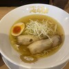 泡系しおとんこつラーメン べらしお 総本店