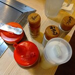 お好み焼 三幸 - 味変調味料　ガーリックも良し