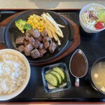 郷土料理レストラン あさしな亭 - 蓼科サイコロステーキ定食
