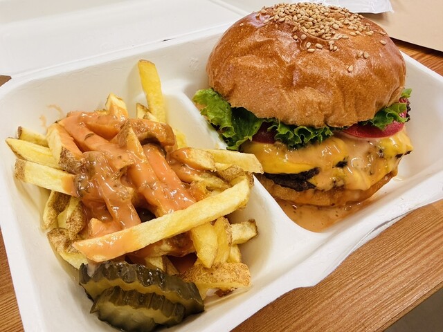 ハンバーガーショップ バーガー インダストリー 北32条店 （BURGER INDUSTRY） - 北