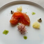 サンシャイン クルーズ・クルーズ - 前菜のサーモンマリネ
